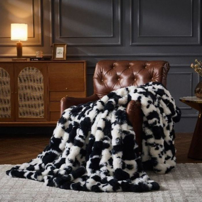 Faux Animal Print Throw in Brown/White 130cm*160cm Soft & Cozy Bedspread for Bedroom Decor