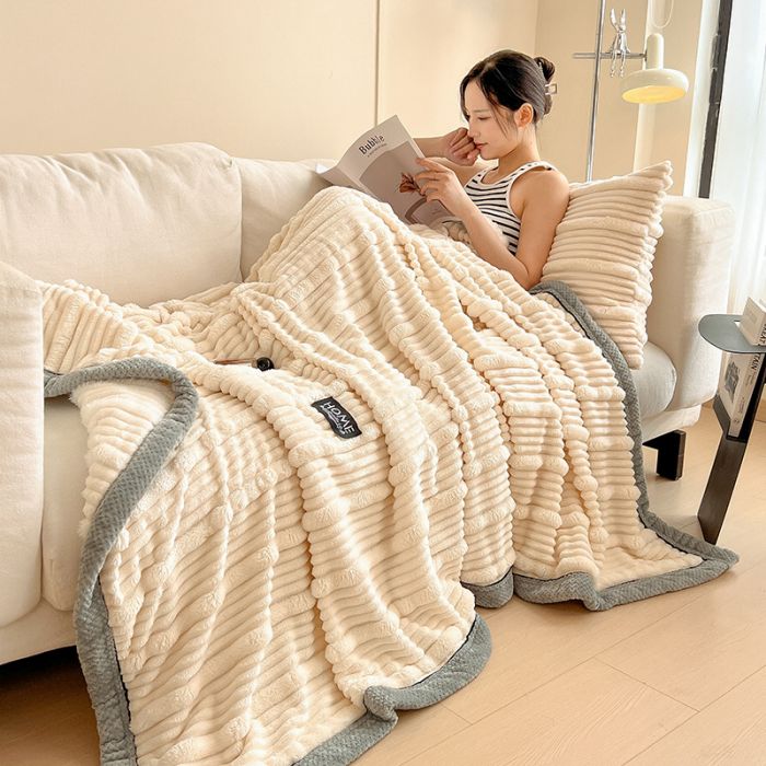 Luxury Ribbed Faux Fur Throw Blanket 180cm x 200cm Soft Cozy Home Decorative Blanket for Living Room
