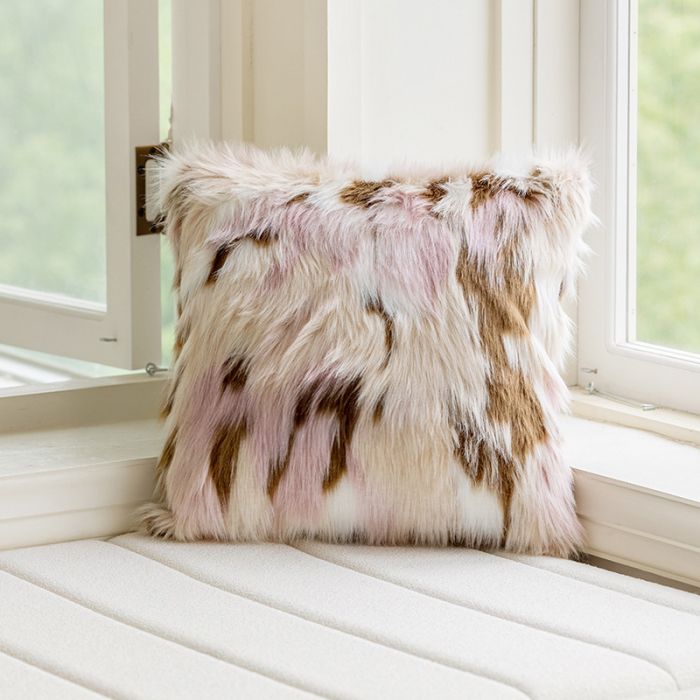 Luxury Faux Fur Cushion Pillow – Ultra Soft & Cozy Decorative Cushion