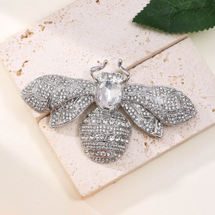 Sparkling Crystal Bee Brooch Pin | Fashion Lapel Accessory