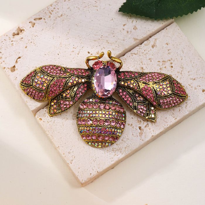 Sparkling Crystal Bee Brooch Pin | Fashion Lapel Accessory