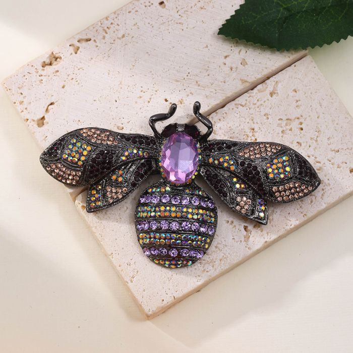 Sparkling Crystal Bee Brooch Pin | Fashion Lapel Accessory