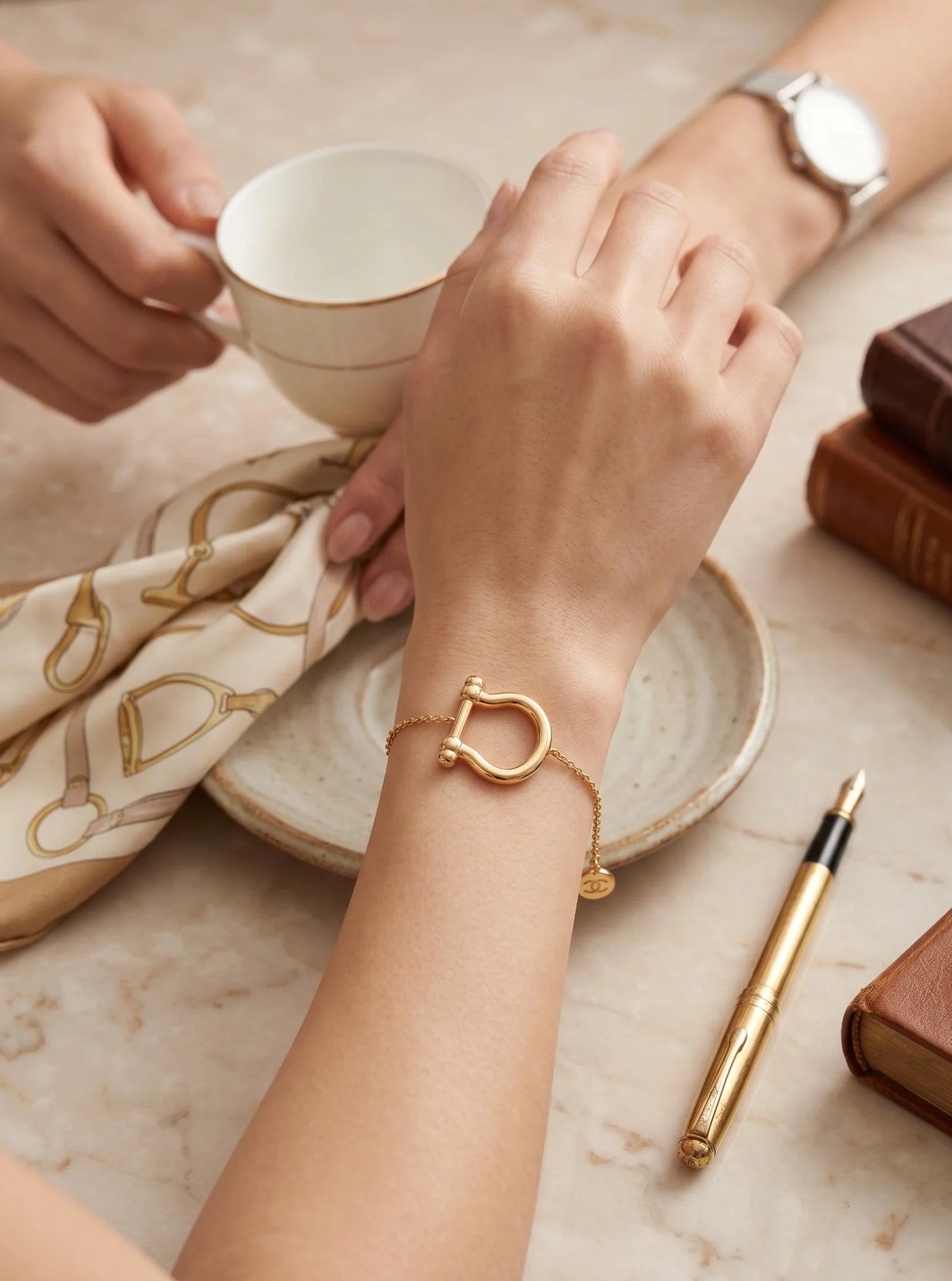 Minimalist D-Shackle Bracelet | Elegant Chain Jewelry