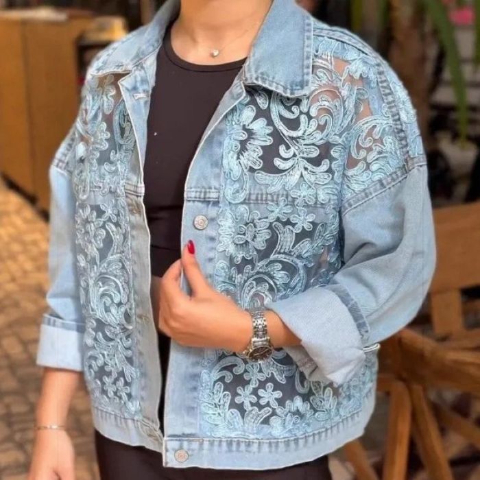 Floral Emboridered Denim Jacket with Elegant Blossom Detail