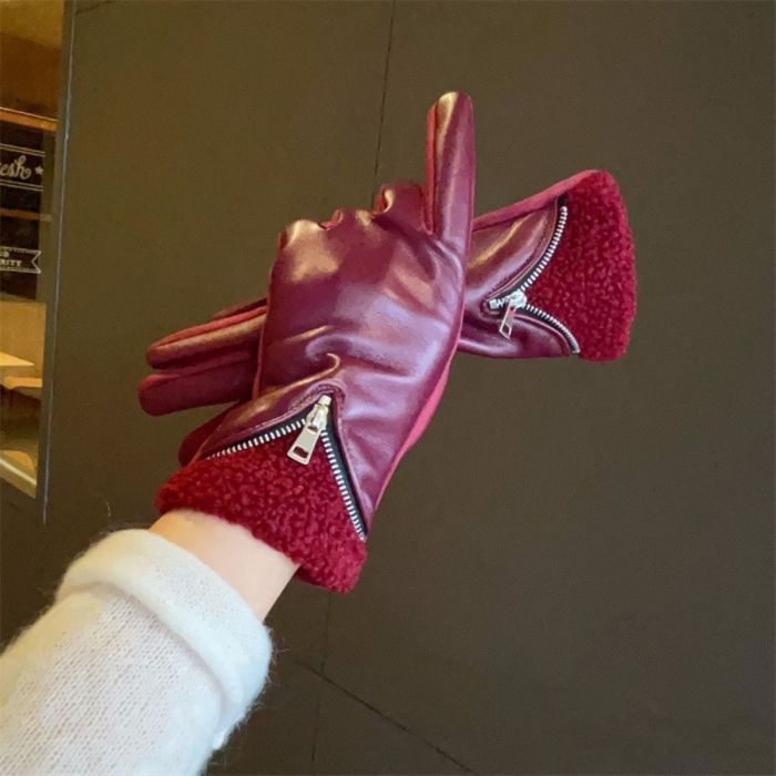 Chic Faux Leather Gloves with Fleece Lining & Zipper Detail